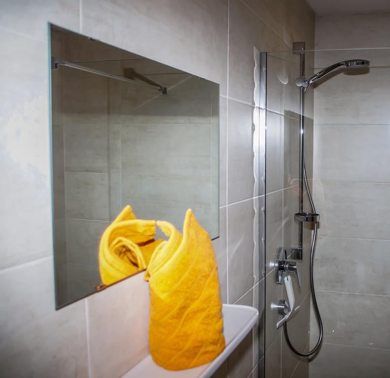 Apart Bella Monte Apartment Петной ам Арлберг Екстериор снимка